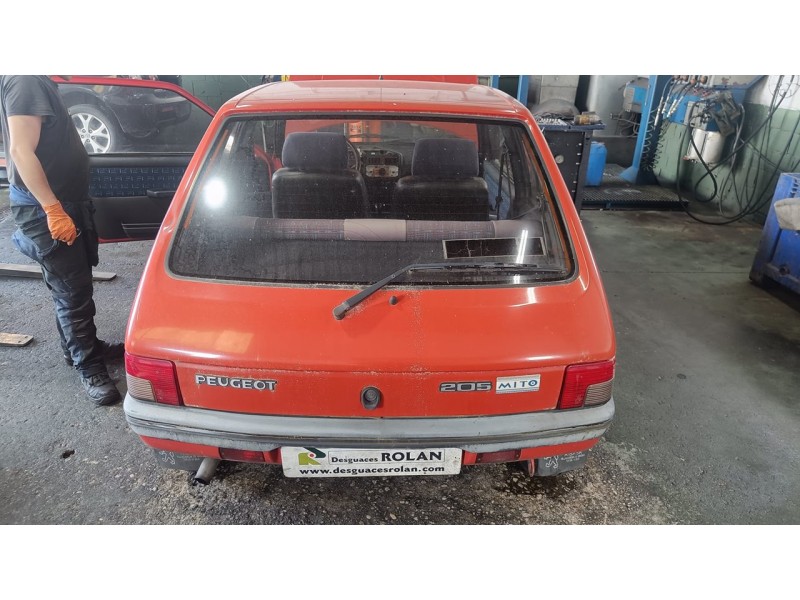 peugeot 205 berlina del año 1996