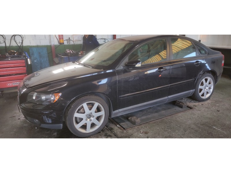 volvo s40 berlina del año 2005