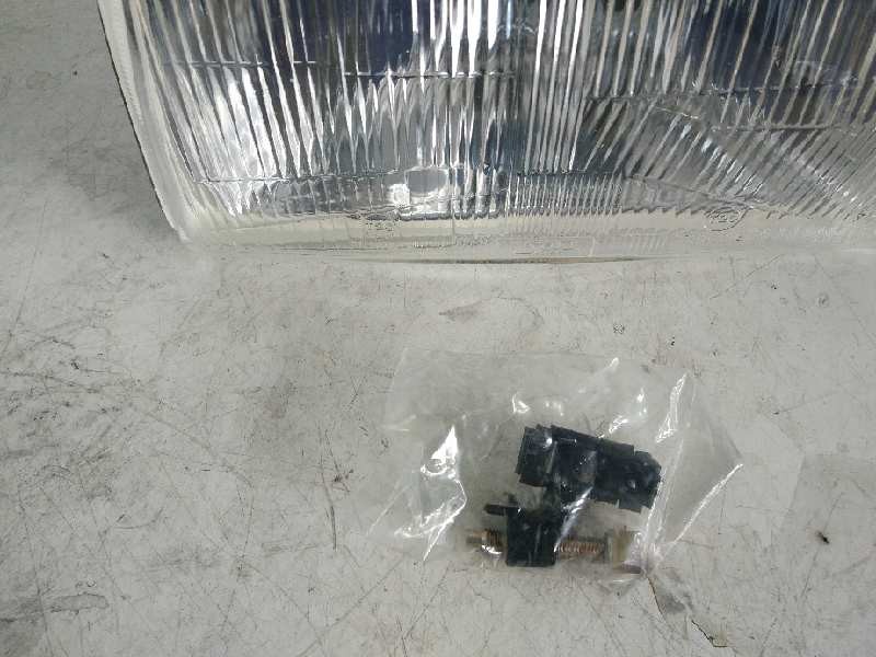 Recambio de faro derecho para ford fiesta berl./express referencia OEM IAM   