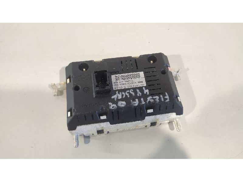 Recambio de pantalla multifuncion para ford fiesta (cb1) titanium referencia OEM IAM 8A6T18B955BL  