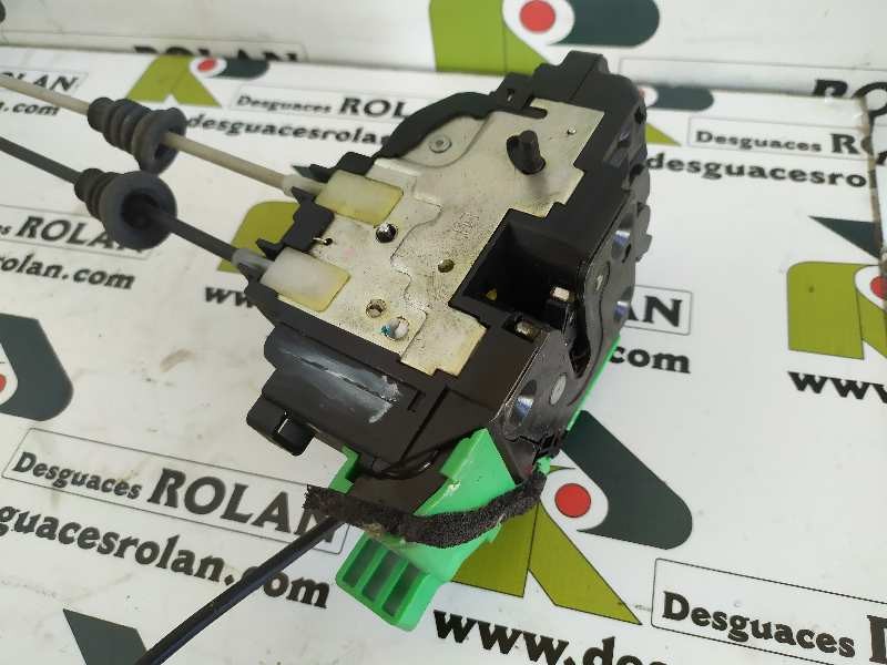 Recambio de cerradura puerta trasera izquierda para hyundai i30cw referencia OEM IAM 814102L200  