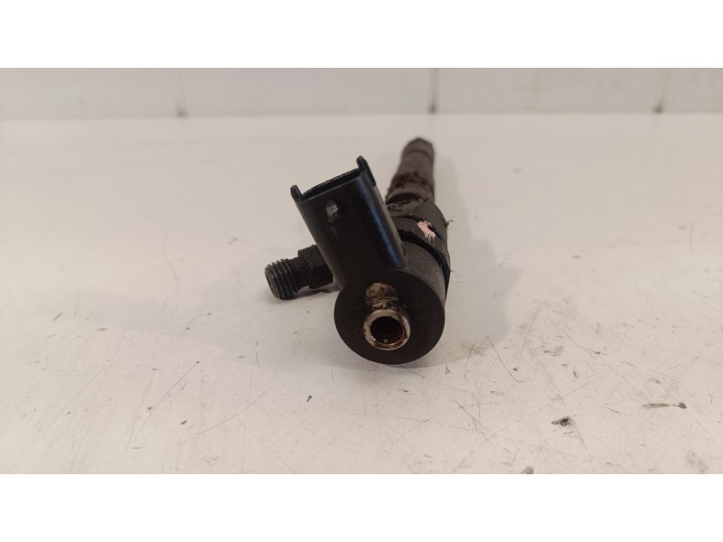 Recambio de inyector para saab 9-3 cabrio vector referencia OEM IAM 0445110243  
