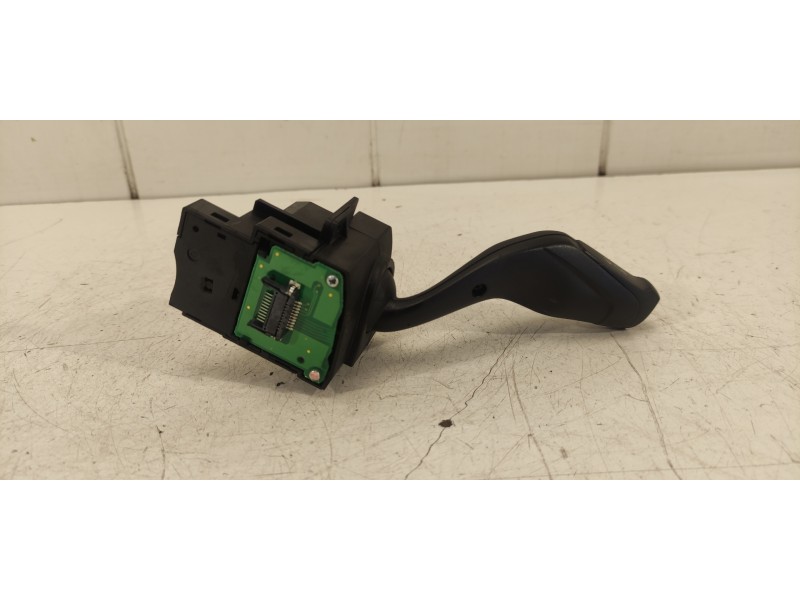 Recambio de mando intermitentes para ford focus lim. (cb8) edition referencia OEM IAM AV6T13335AB  