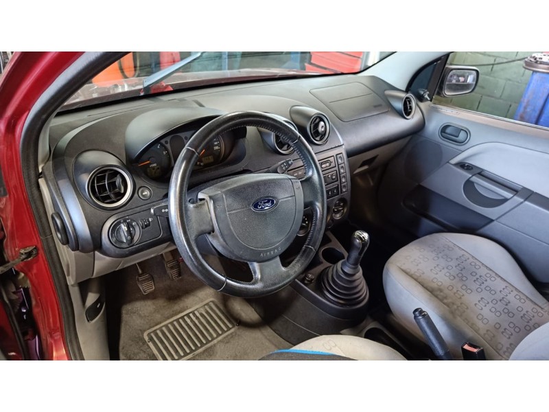 ford fiesta (cbk) del año 2002