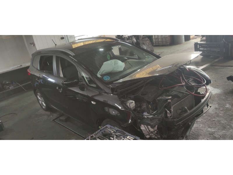 kia carens ( ) del año 2016
