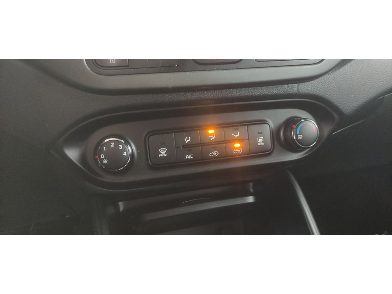 kia carens ( ) del año 2016