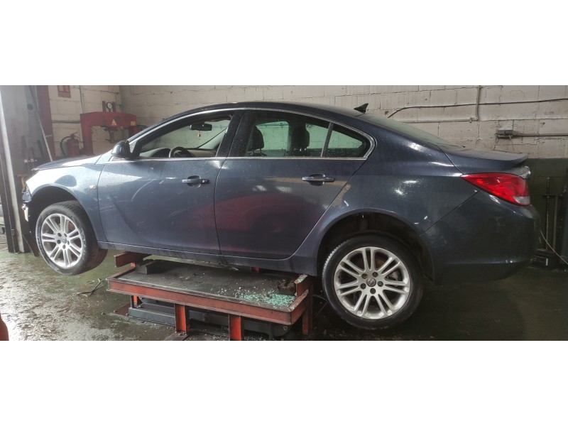 opel insignia berlina del año 2010