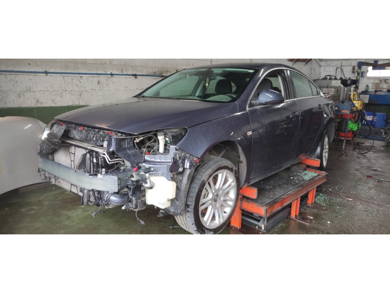 opel insignia berlina del año 2010