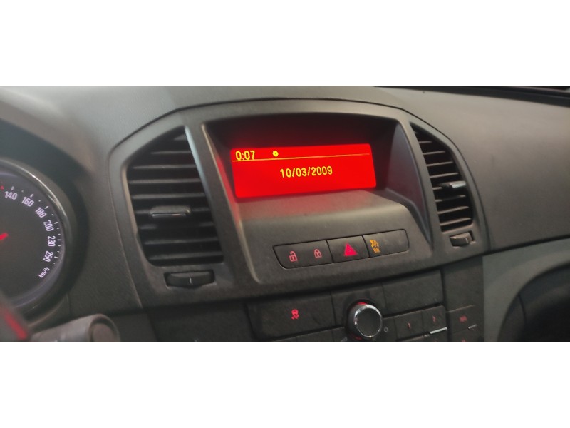 opel insignia berlina del año 2010