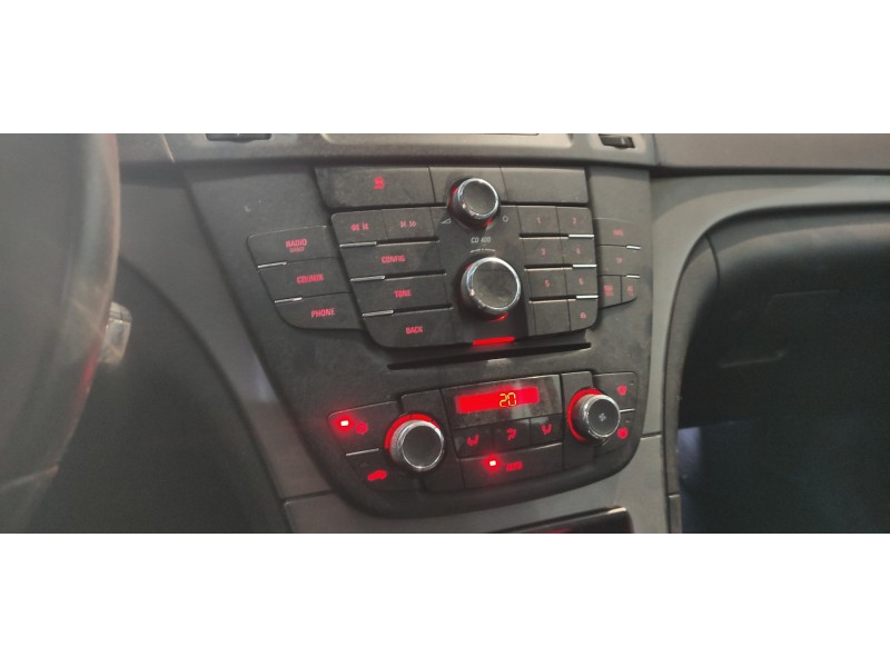 opel insignia berlina del año 2010