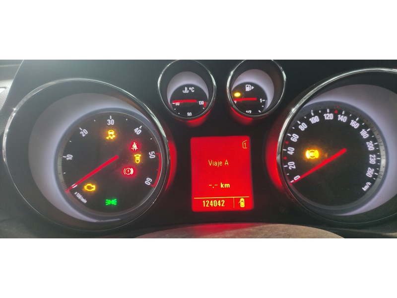 opel insignia berlina del año 2010