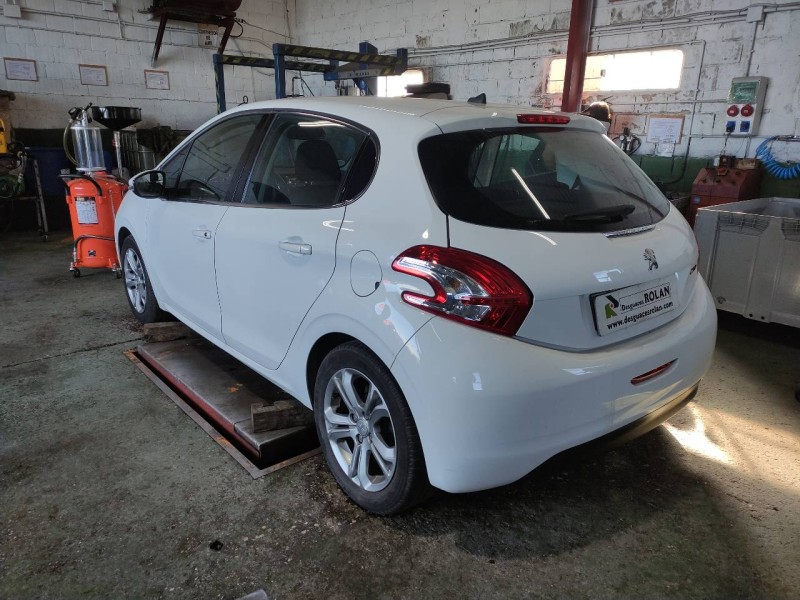 peugeot 208 del año 2015