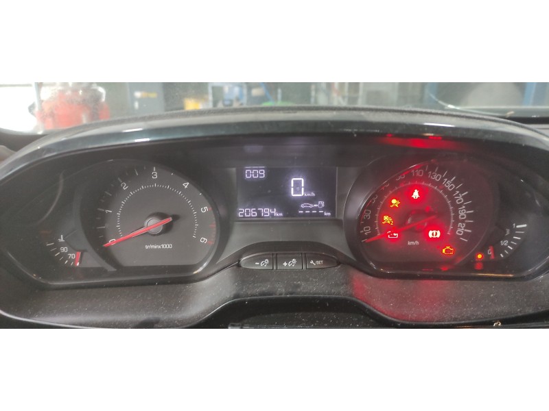 peugeot 208 del año 2014