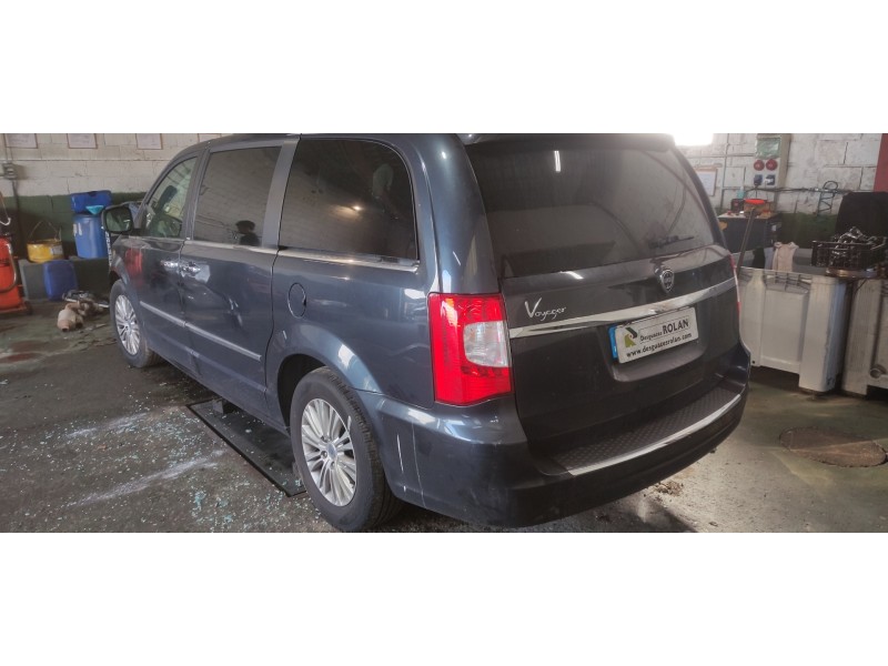 lancia voyager (404) del año 2014