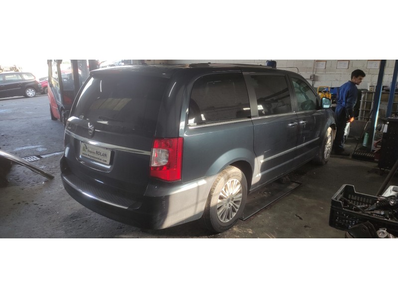 lancia voyager (404) del año 2014