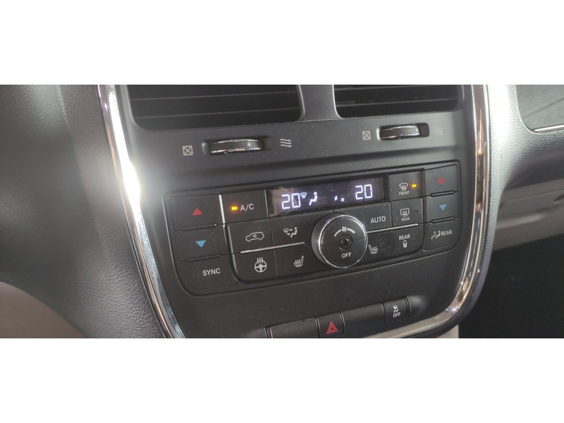 lancia voyager (404) del año 2014