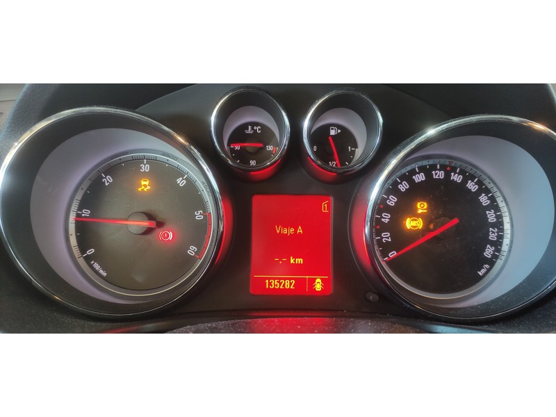 opel insignia berlina del año 2009