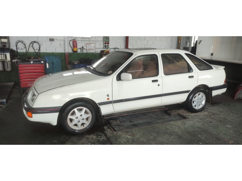 ford sierra berlina del año 1985