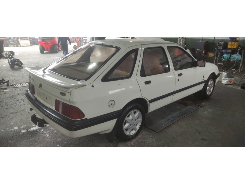ford sierra berlina del año 1985