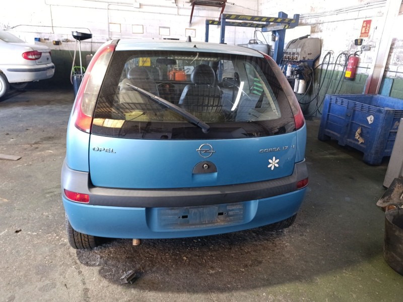 opel corsa c (x01) del año 2000