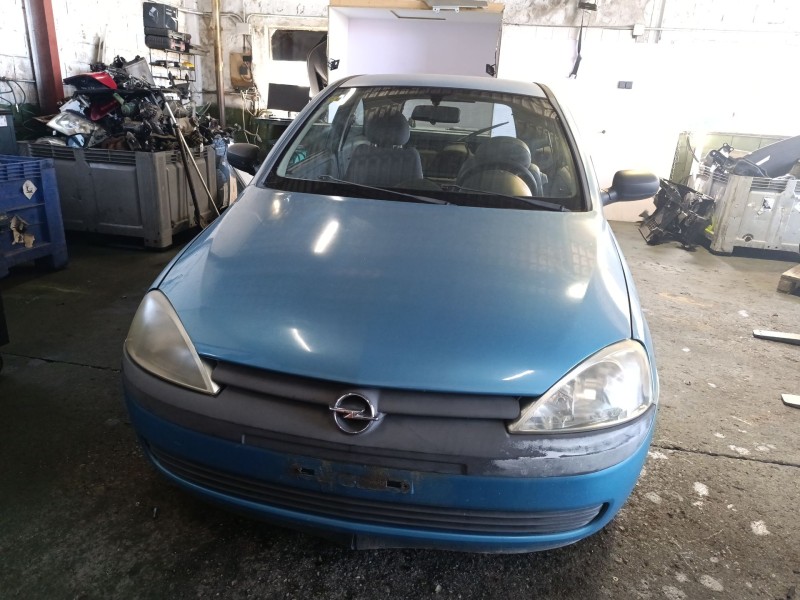 opel corsa c (x01) del año 2000