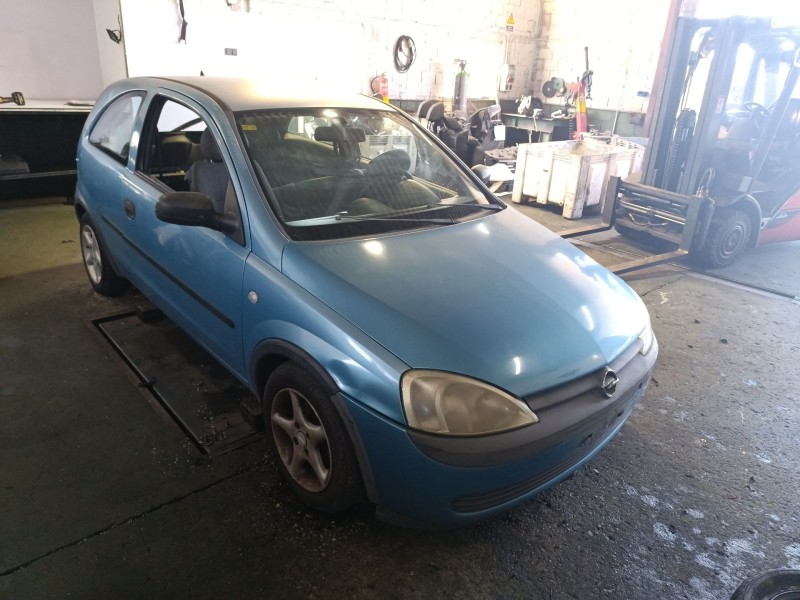 opel corsa c (x01) del año 2000