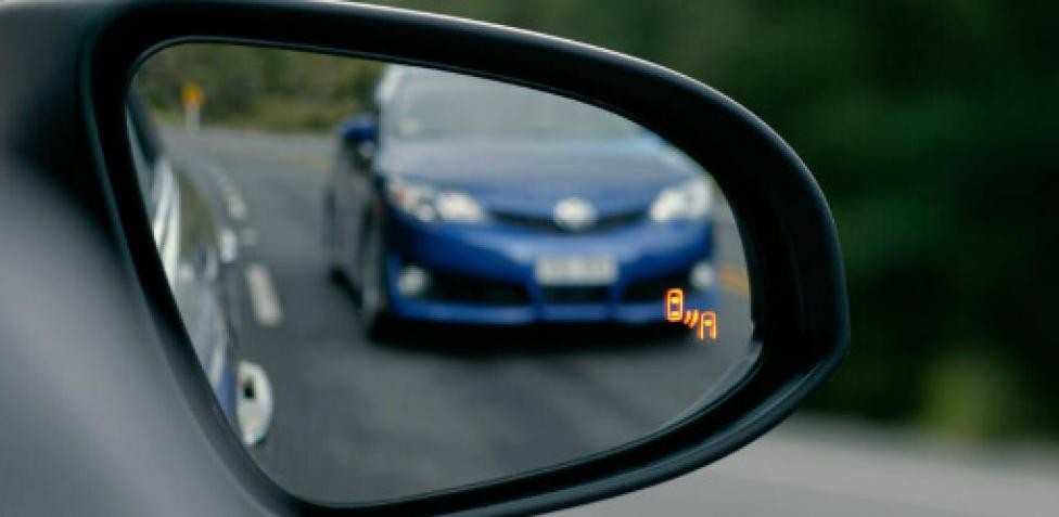 Paso a paso: Cómo desmontar y sustituir los retrovisores laterales de tu coche